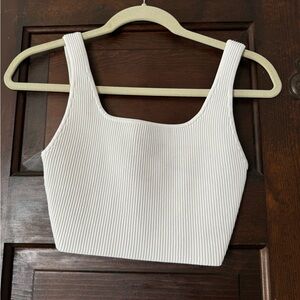 Babaton Aritzia Crop Tank